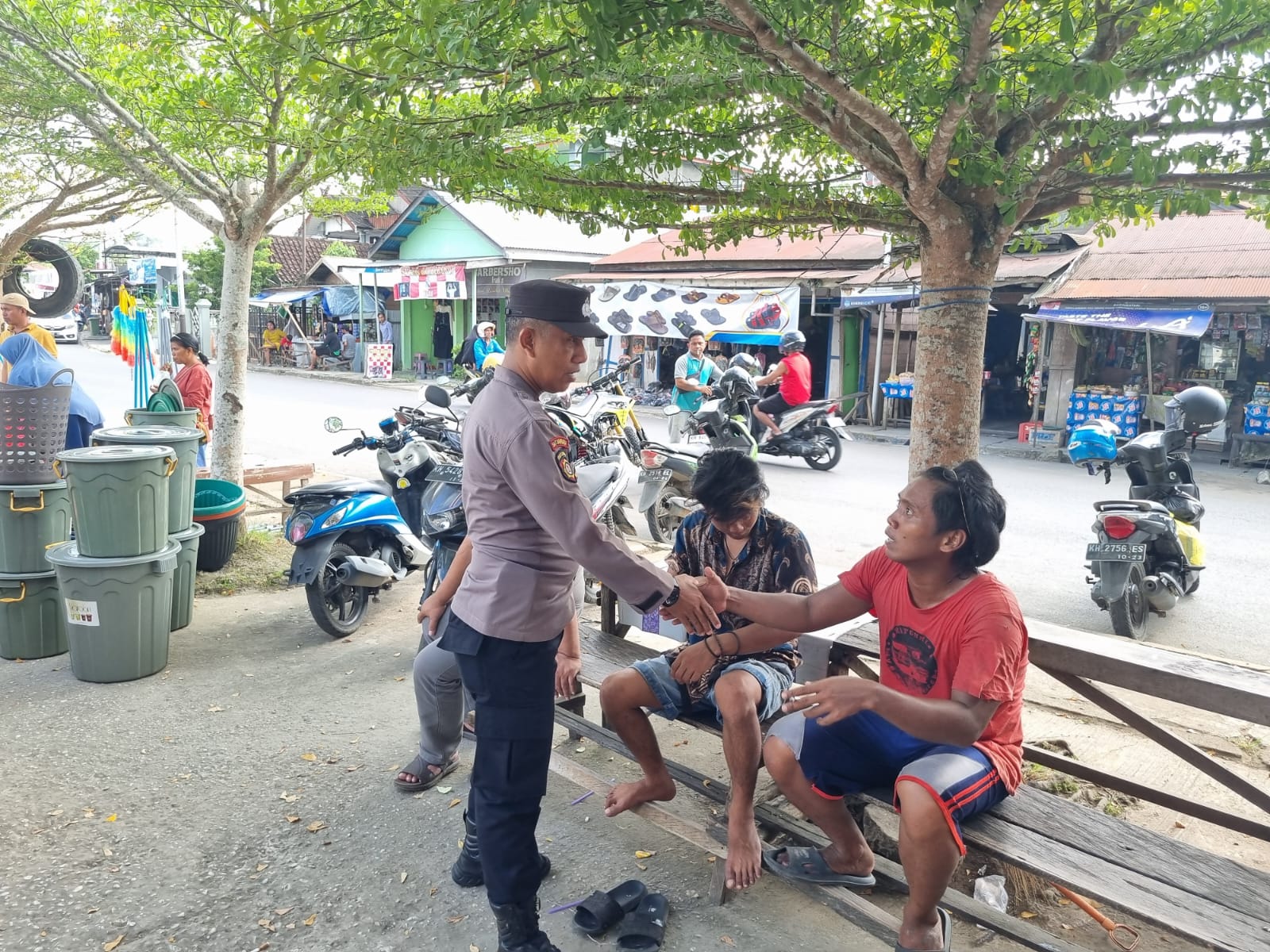 Secara Humanis, Polsek Teweh Tengah Sosialisasikan Germas Kepada Masyarakat di Wilayah Hukum Teweh Tengah