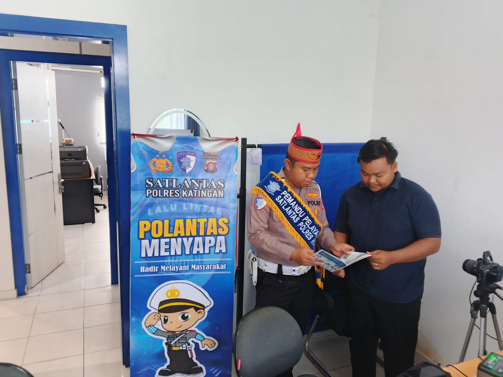 Satpas SIM Polres Katingan Sapa Masyarakat dan Beri Edukasi Pemohon