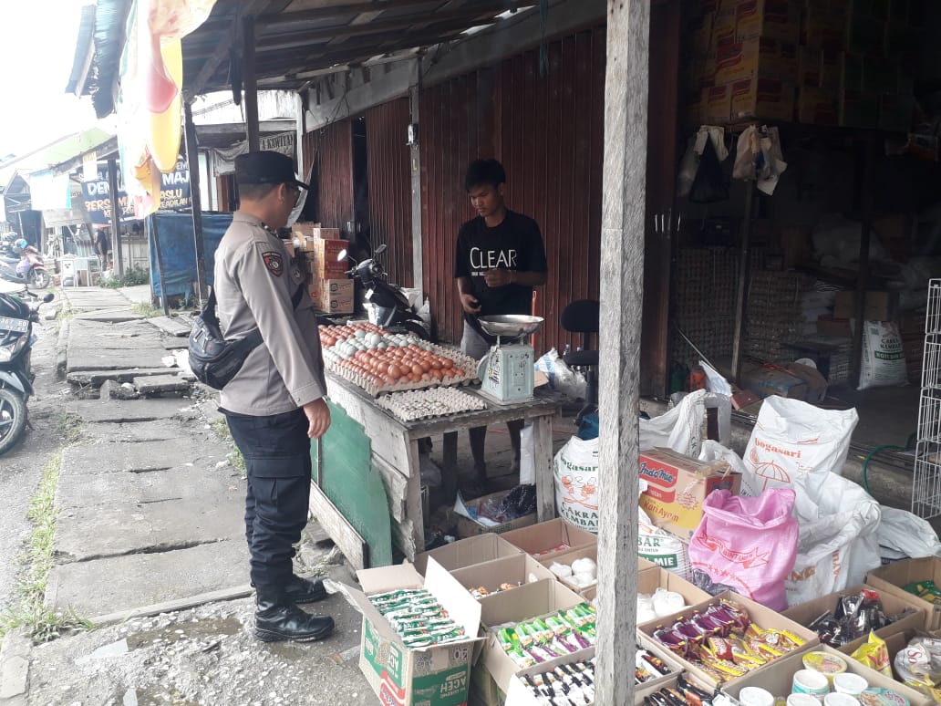 Cek Harga Bahan Komoditas, Polsek Teweh Tengah Cek Harga Sembako di Pasar