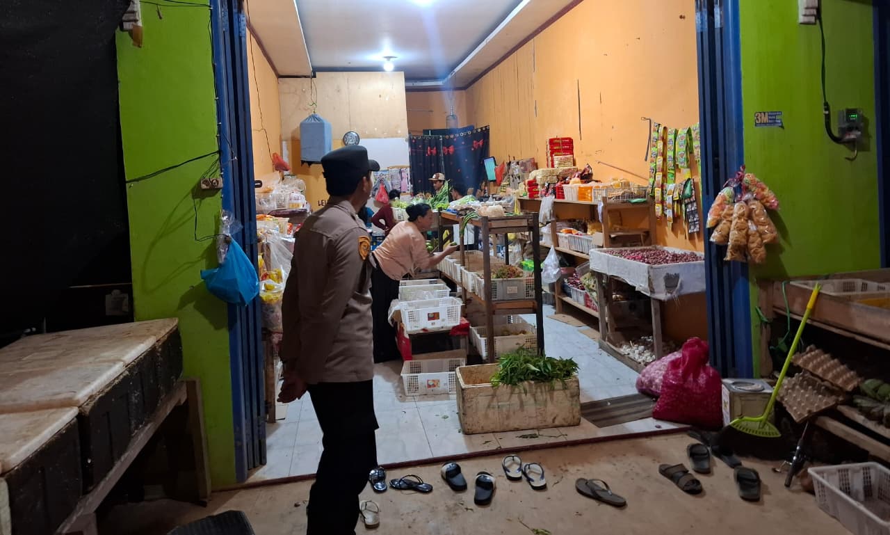 Piket Polsek Lamandau Silaturahmi Ke Pedagang