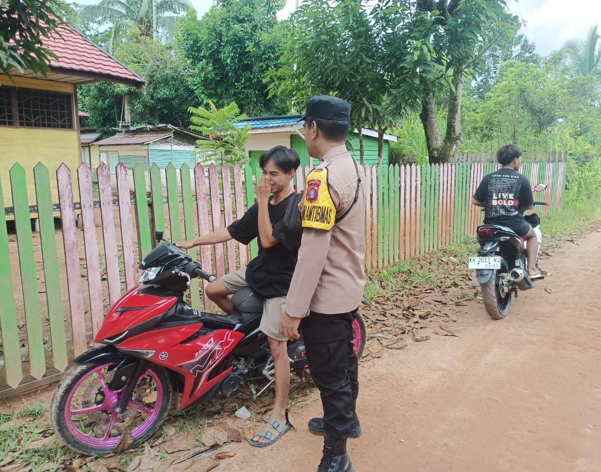 Cooling System Bhabinkamtibmas Polsek Marikit Sambang dan Sosialisasi untuk Wujudkan Situasi Kondusif.