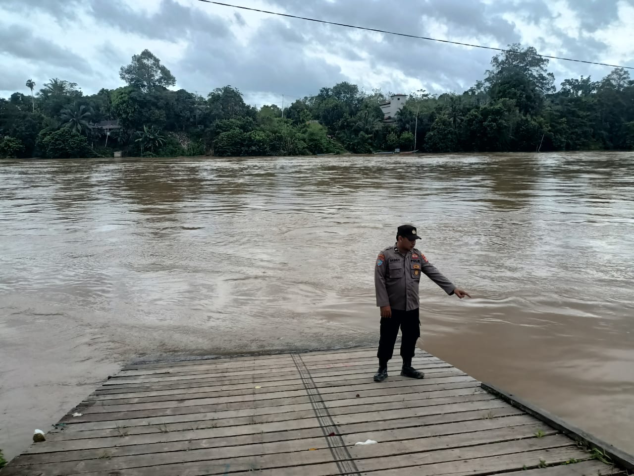 *Monitoring Debit Air DAS Katingan, Polsek Marikit Pastikan Kondisi Aman dan Terkendali.*