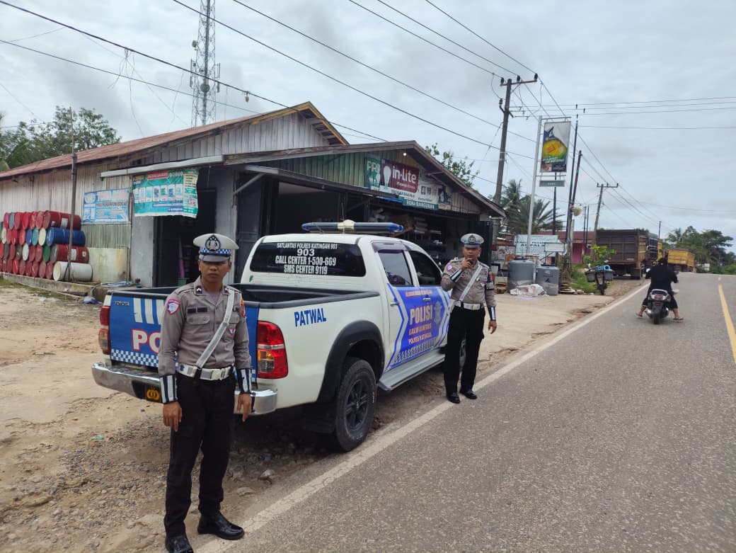 *PENLING, Satlantas Polres Katingan Penyuluhan Keliling Kepada Para Pengendara*