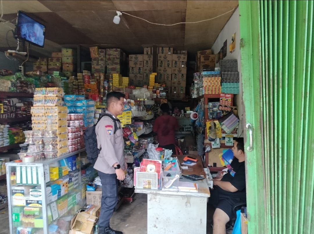 Piket Polsek Delang Silaturahmi Ke Masyarakat