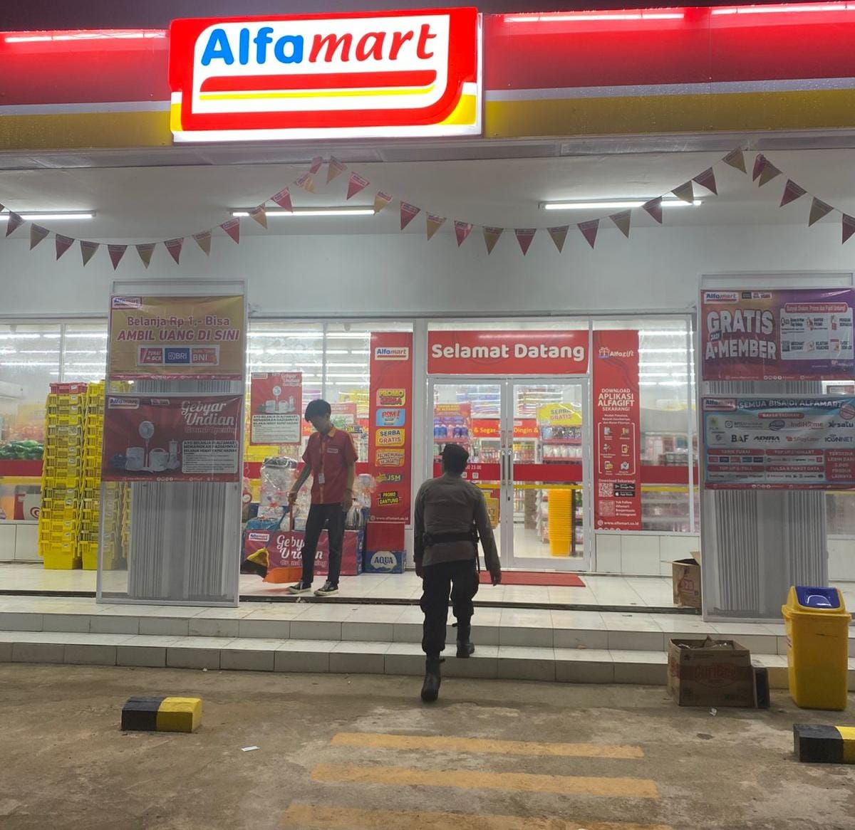 Patroli Polsek Bulik Sambangi Toko Modern, Cegah Aksi Kejahatan