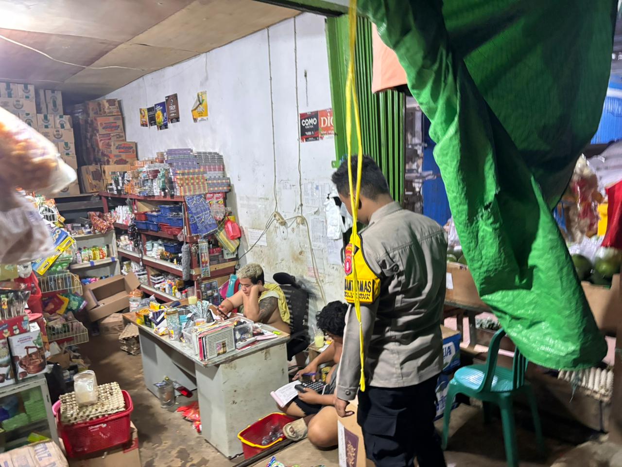 Piket Polsek Delang Silaturahmi Ke Masyarakat