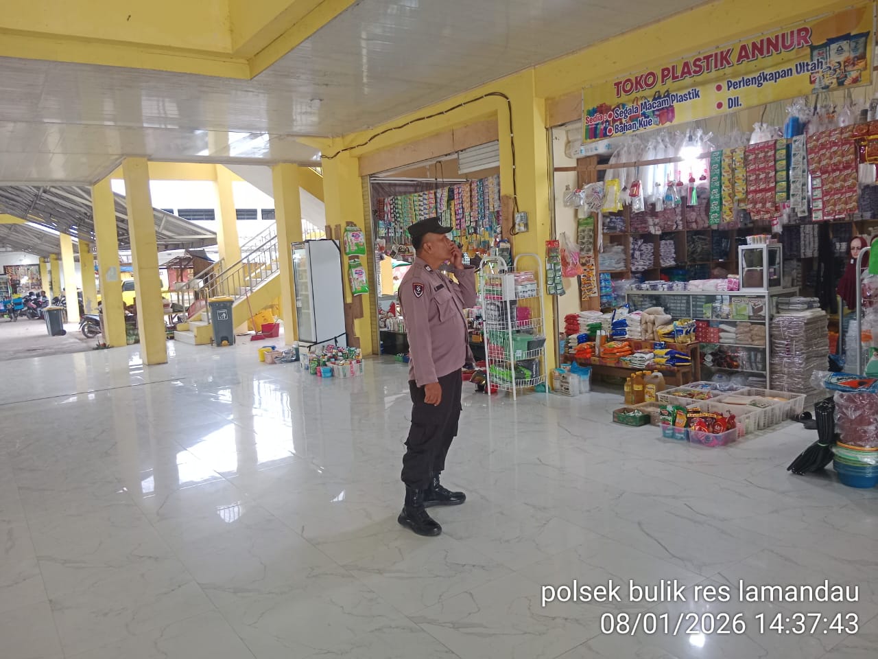 Piket Polsek laksanakan Patroli di Pasar di Wilkum Polsek Bulik