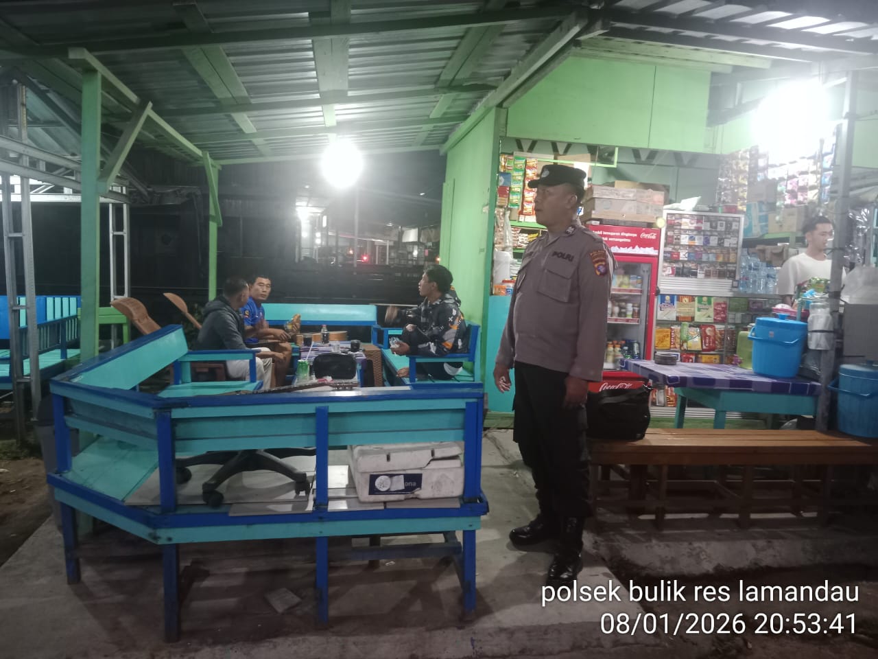 Piket Polsek Bulik Sosialisasikan Tentang Layanan Hotline 110 kepada Masyarakat