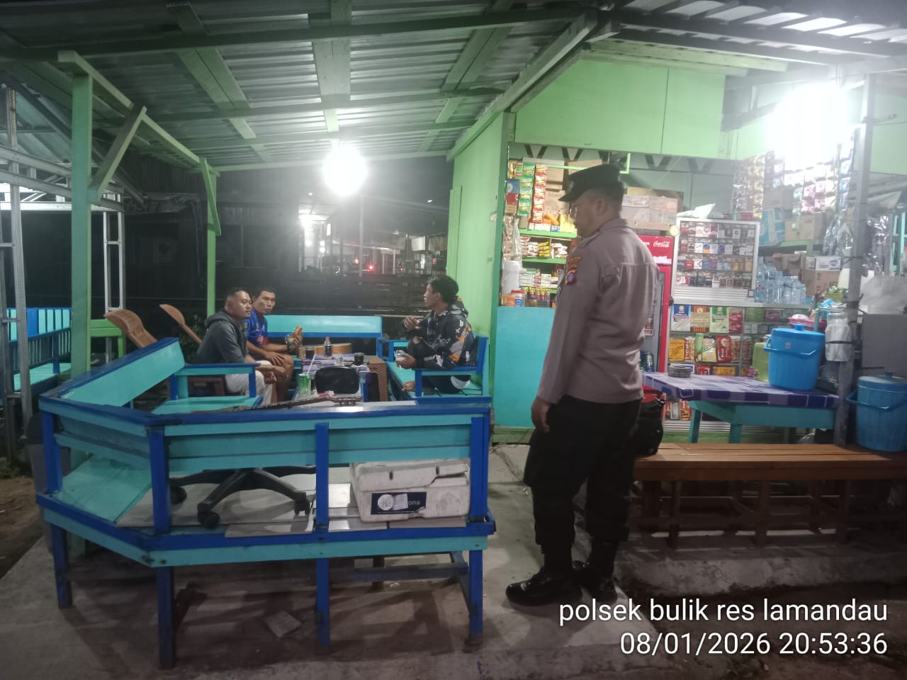 Piket Polsek Bulik melaksanakan sambang dan Silaturahmi kemasyarakat
