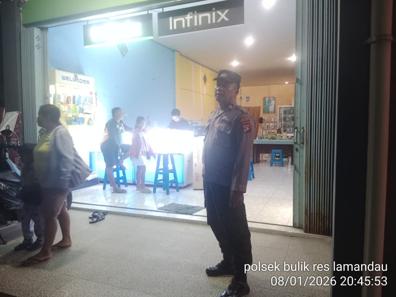 Personil Piket Polsek Bulik Laksanakan Patroli Pertokoan