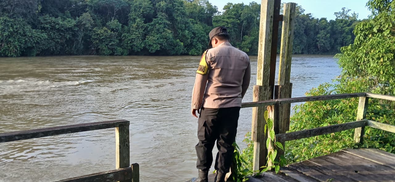 Piket Polsek Cek Debit Air Sungai Lamandau