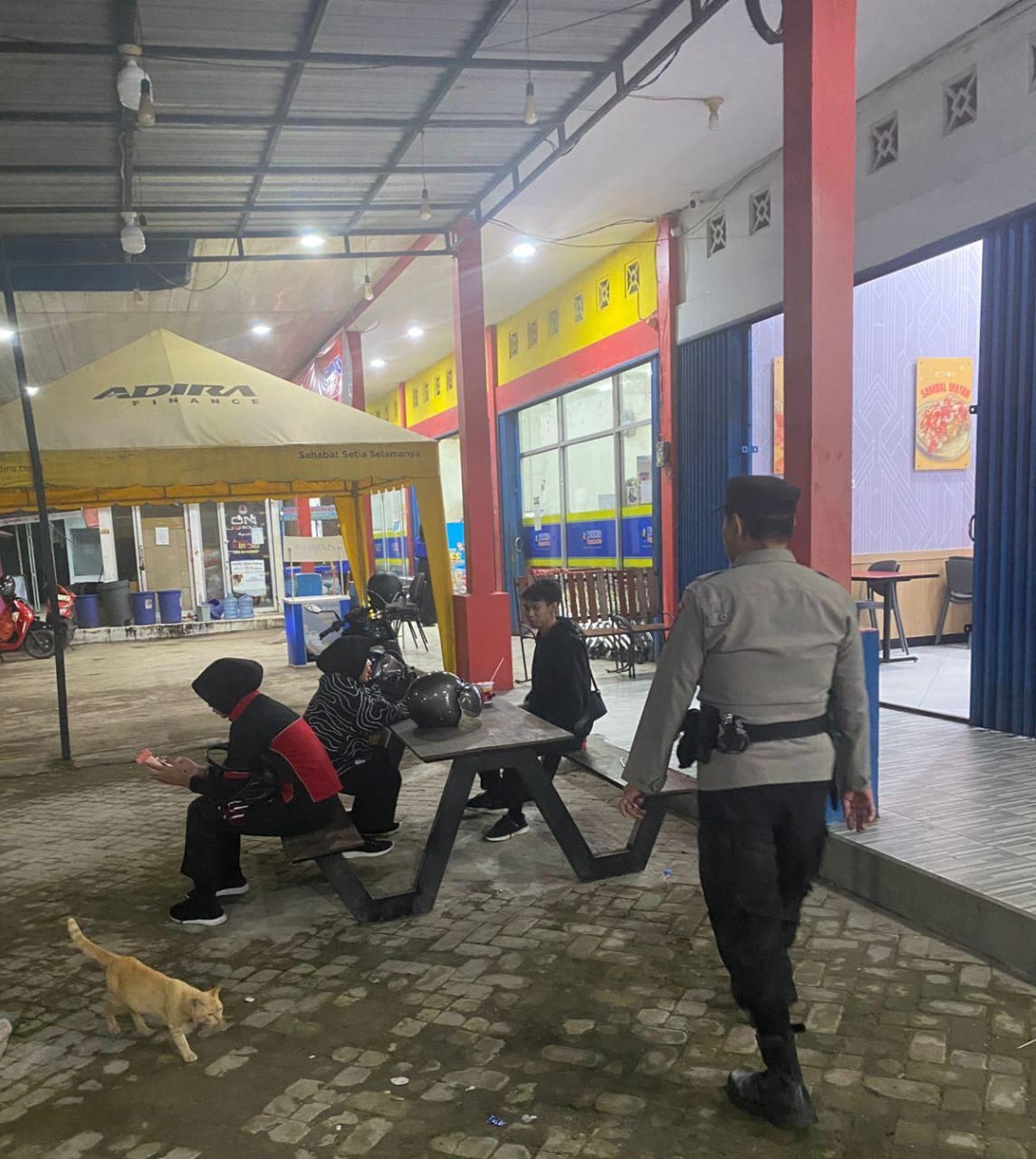 Piket Polsek Bulik melaksanakan sambang dan Silaturahmi kemasyarakat