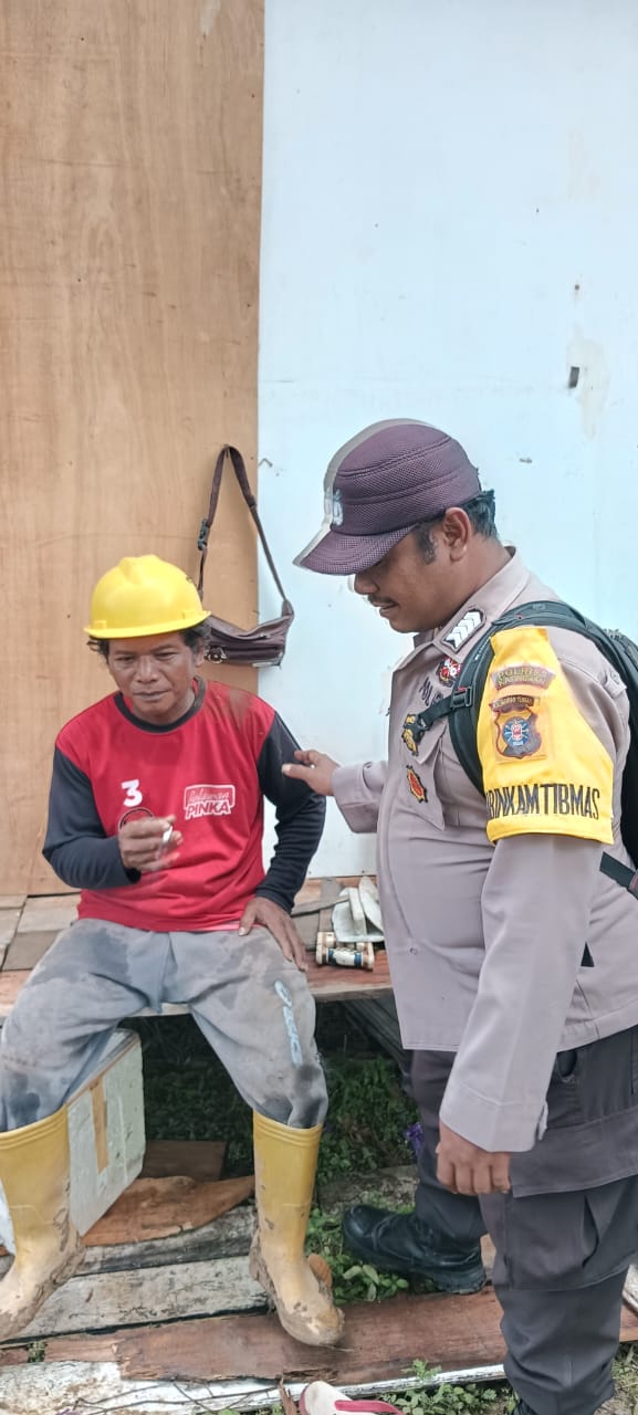 Tingkatkan Sitkamtibmas yang Kondusif ,Polsek Marikit laksanakan Patroli ke Obvit dan pemukiman warga.
