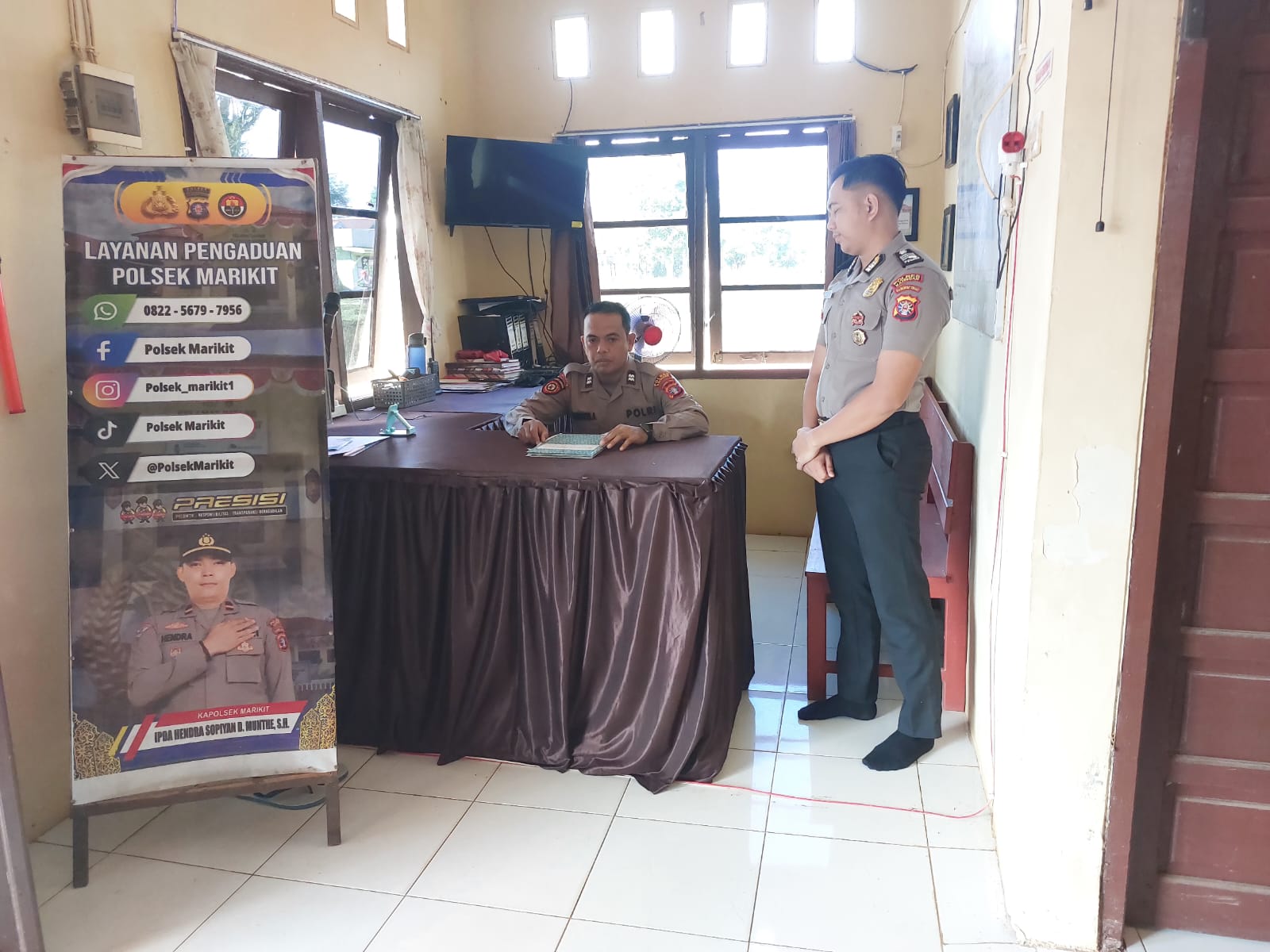 Personil Polsek Marikit Stand By di Mako Penjagaan.