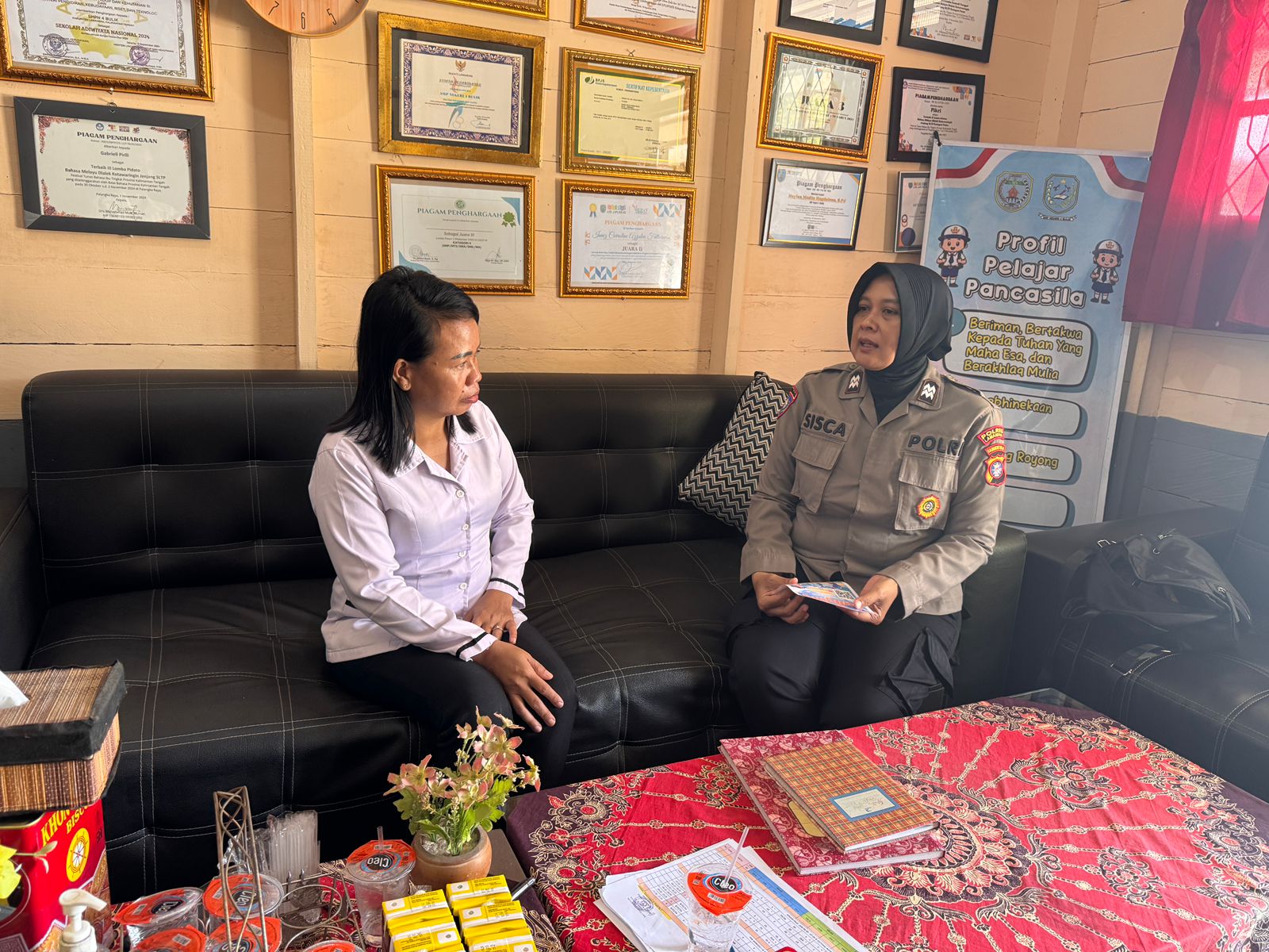 Sat Binmas Polres Lamandau Sosialisasikan Nomor Pengaduan Bullying di SMPN 4 Bulik