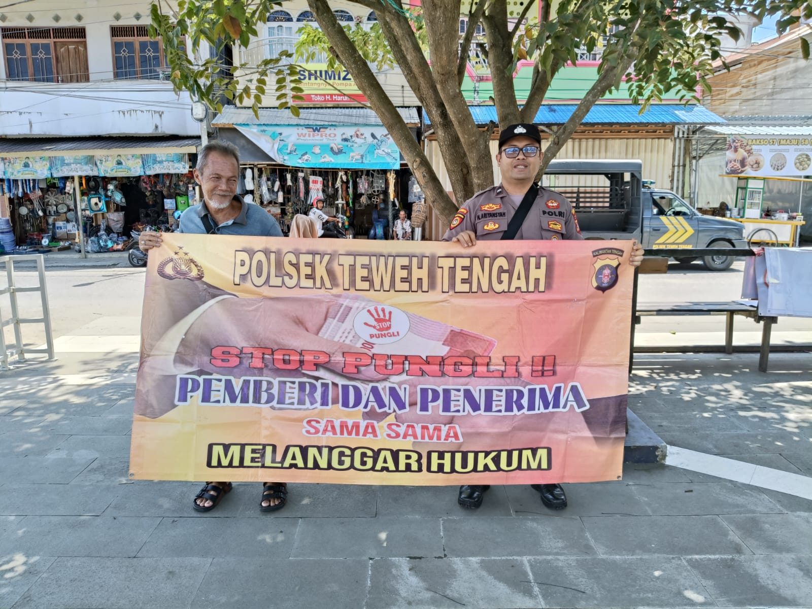 Antisipasi Tindak Pelanggaran Pungli, Personel Polsek Teweh Tengah Himbau Stop Pungli ke Warga