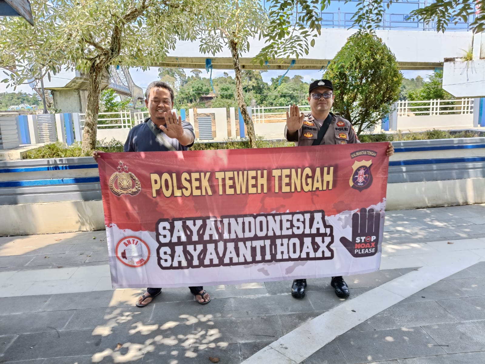 Sapu Bersih Berita Hoax, Polsek Teweh Tengah Sampaikan Stop Hoax Kepada Warga