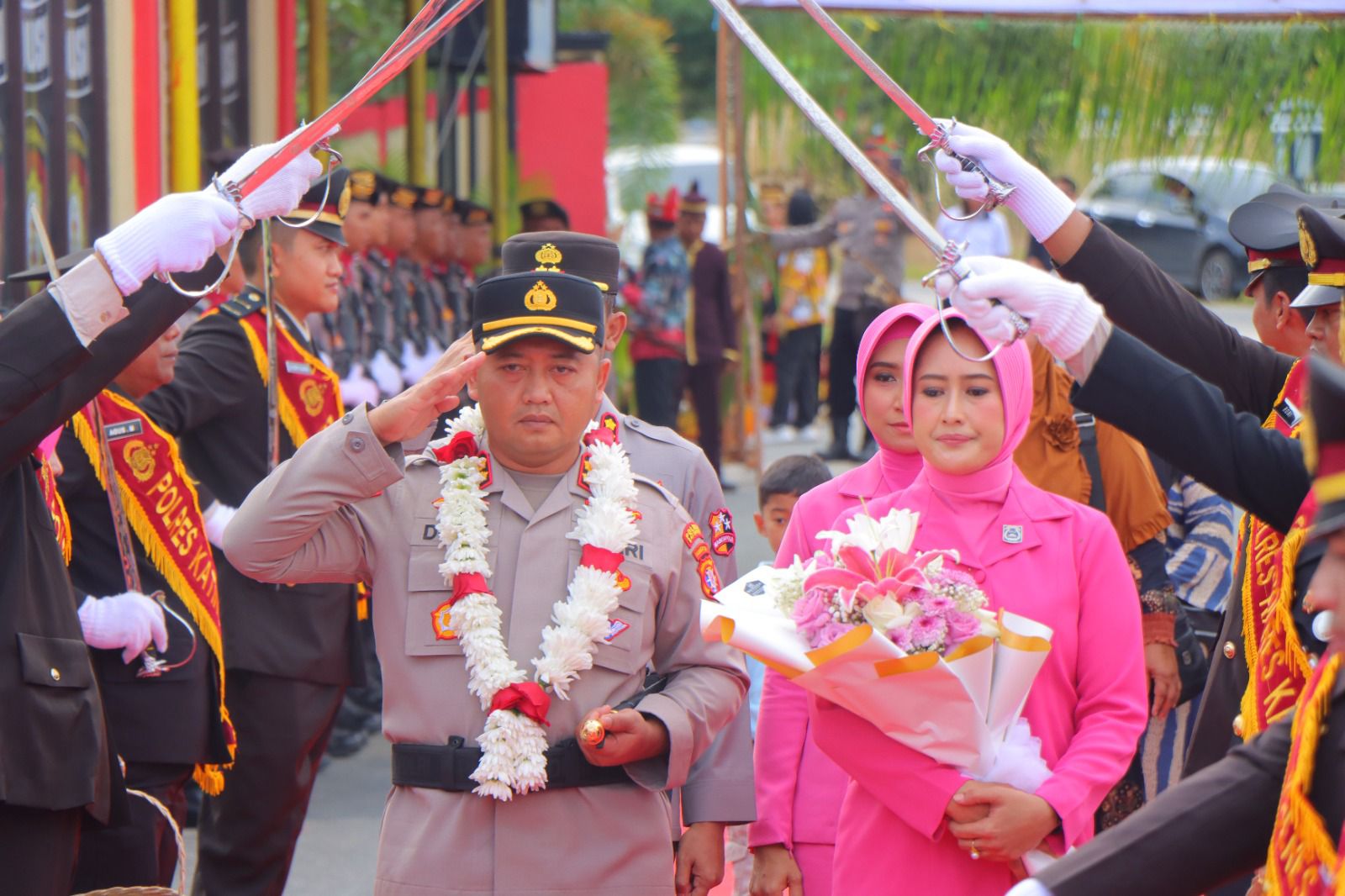 Kapolres Katingan Baru Disambut Tradisi Potong Pantan