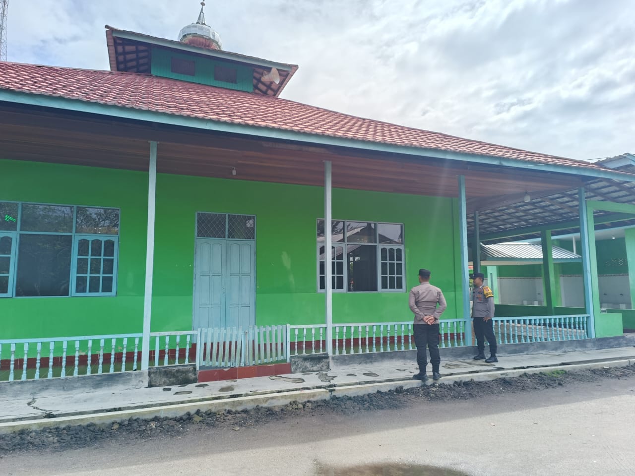 Dengan Patroli Dialogis, Polsek Tewang Sangalang Garing dan Pulau Malan Berikan Rasa Aman Kepada Masyarakat