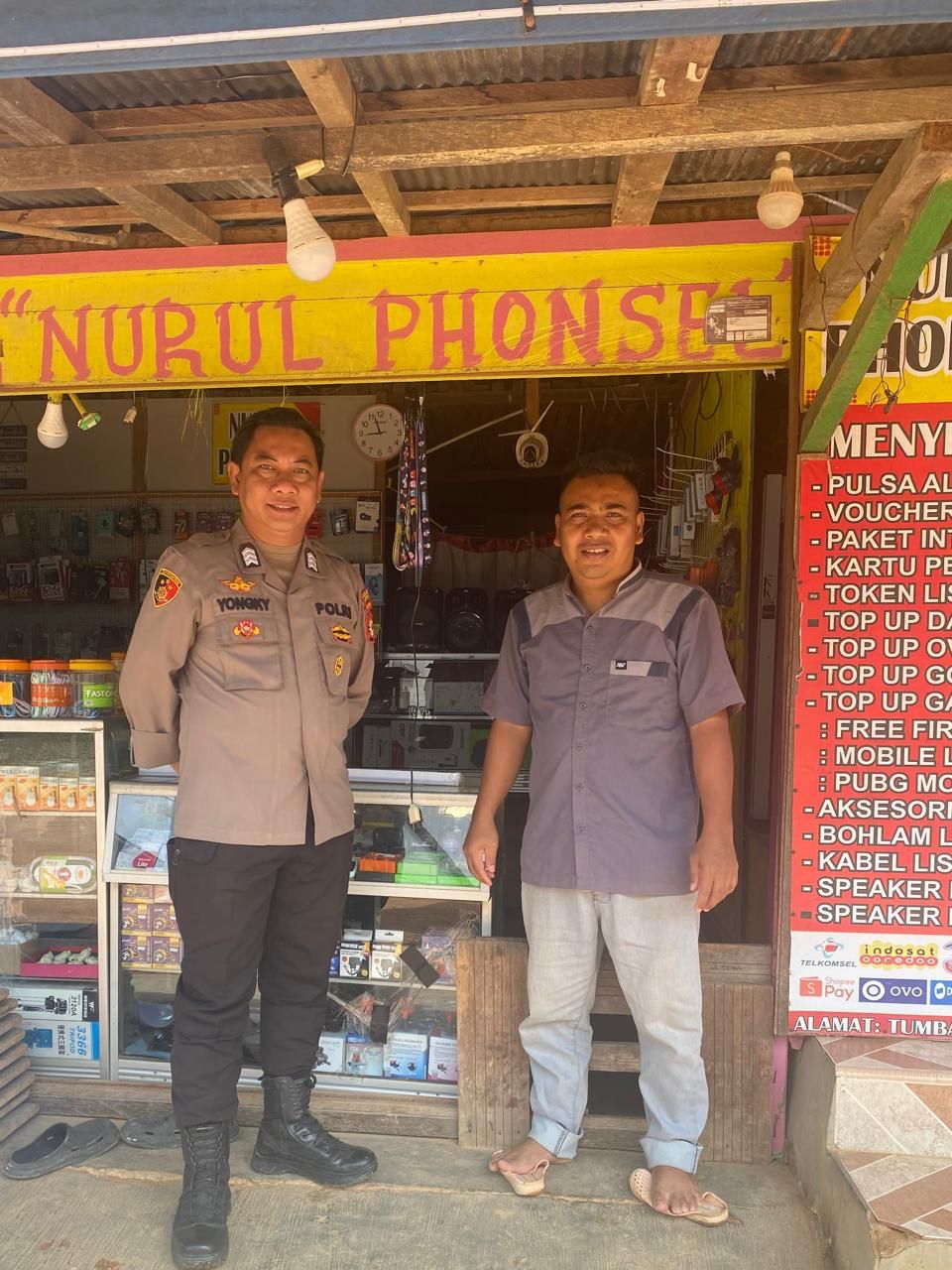 Bhabinkamtibmas laksanakan Sosialisasikan tentang larangan dan sangsi Pidana bagi pelaku Ilegal Logging kepada masyarakat di  Desa Binaan.