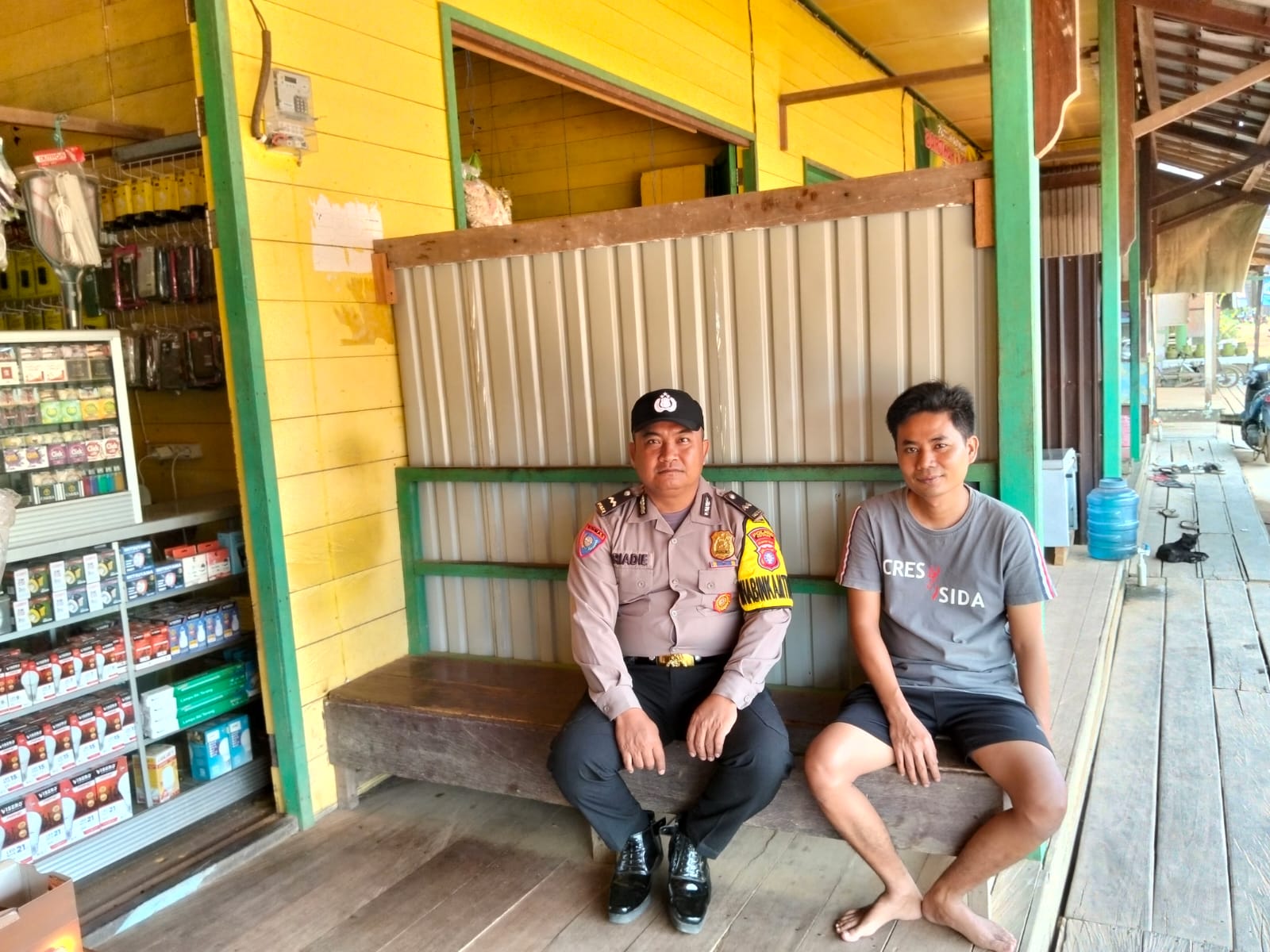 Jalin Silahturahmi dan Komunikasi Bhabinkamtibmas Polsek Marikit Sambang “Cooling System” Masyarakat diwilayah Kec. Marikit Kab. Katingan.