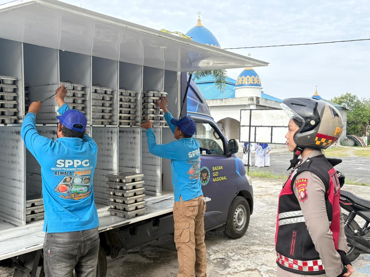 Ditsamapta Polda Kalteng Siaga Kawal Pendistribusian MBG hingga ke Sekolah