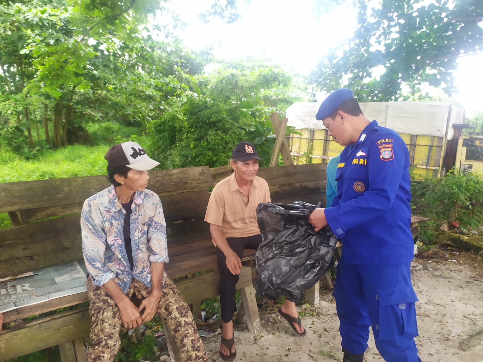Demi mencegah potensi gangguan Kamtibmas personel Ditpolairud Polda Kalteng menghimbau masyarakat untuk jauhi narkoba
