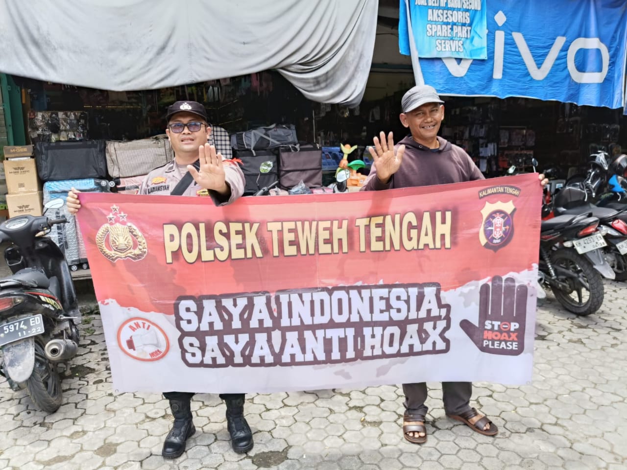 Sapu Bersih Berita Hoax, Polsek Teweh Tengah Sampaikan Stop Hoax Kepada Warga