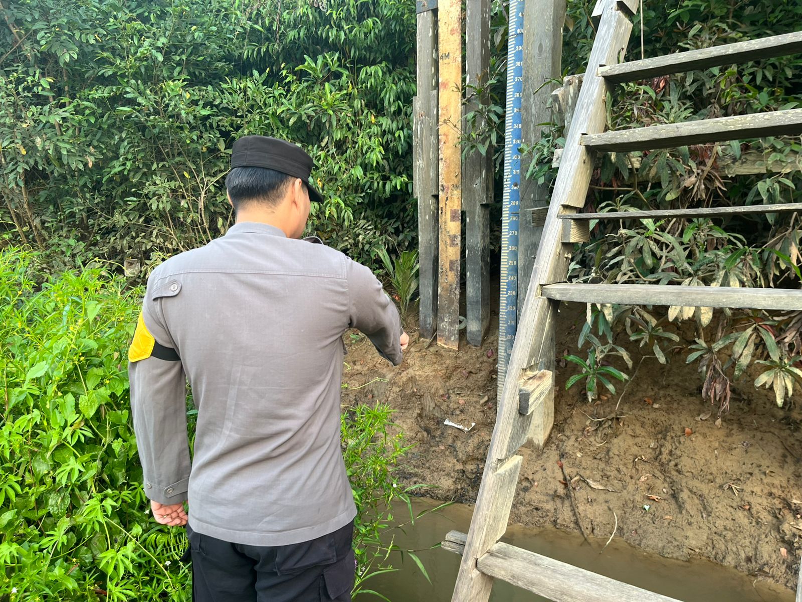 Piket Polsek Cek Debit Air Sungai Lamandau