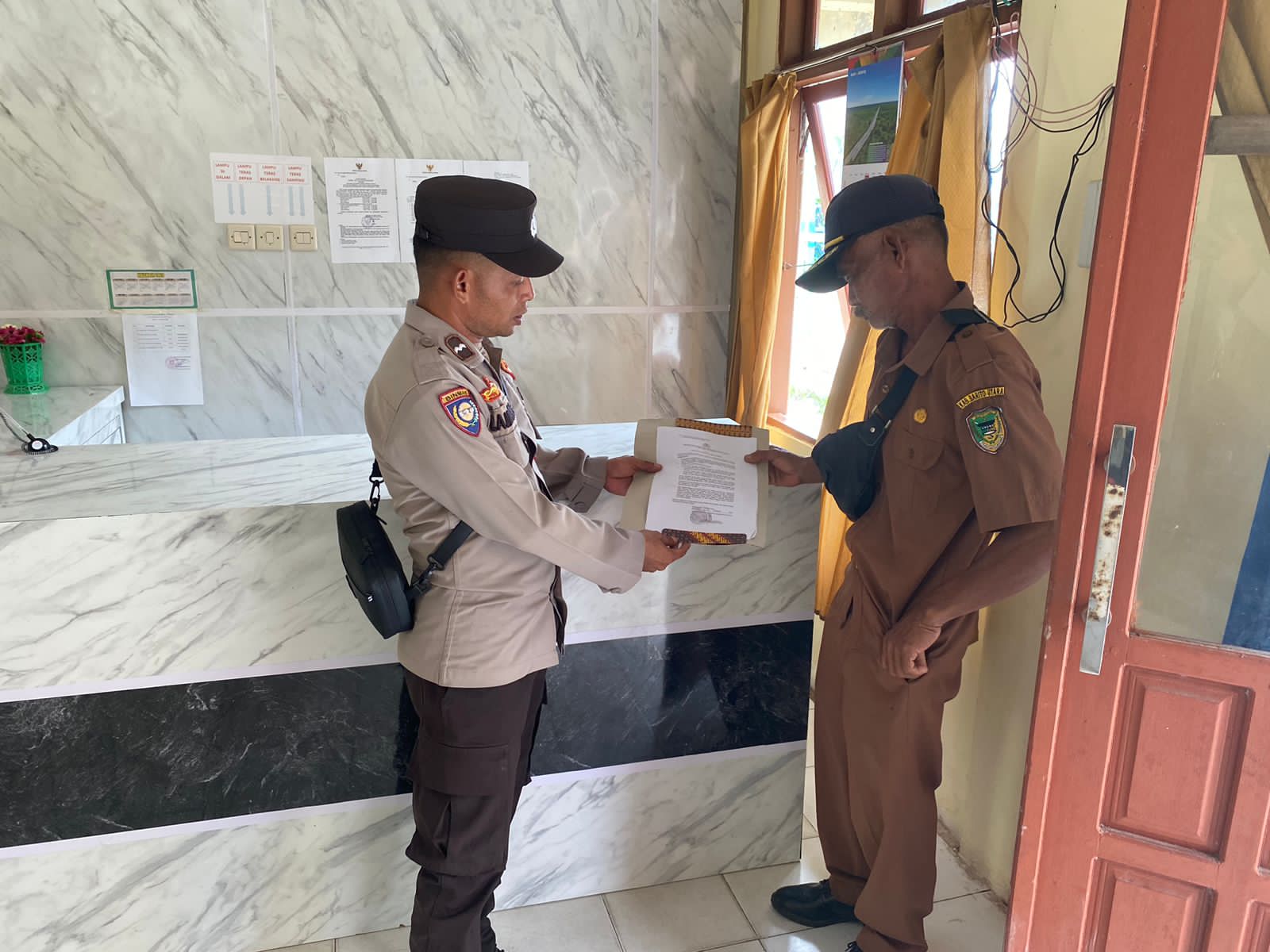 Polsek Montallat Sosialisasikan Maklumat Kapolri kepada Masyarakat