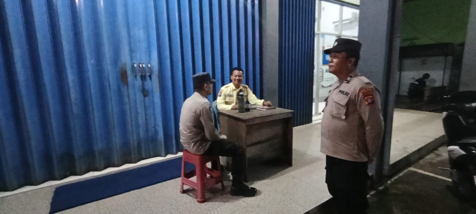 Ciptakan Rasa Aman, Polsek Bulik Patroli Dialogis dengan Satpam Bank