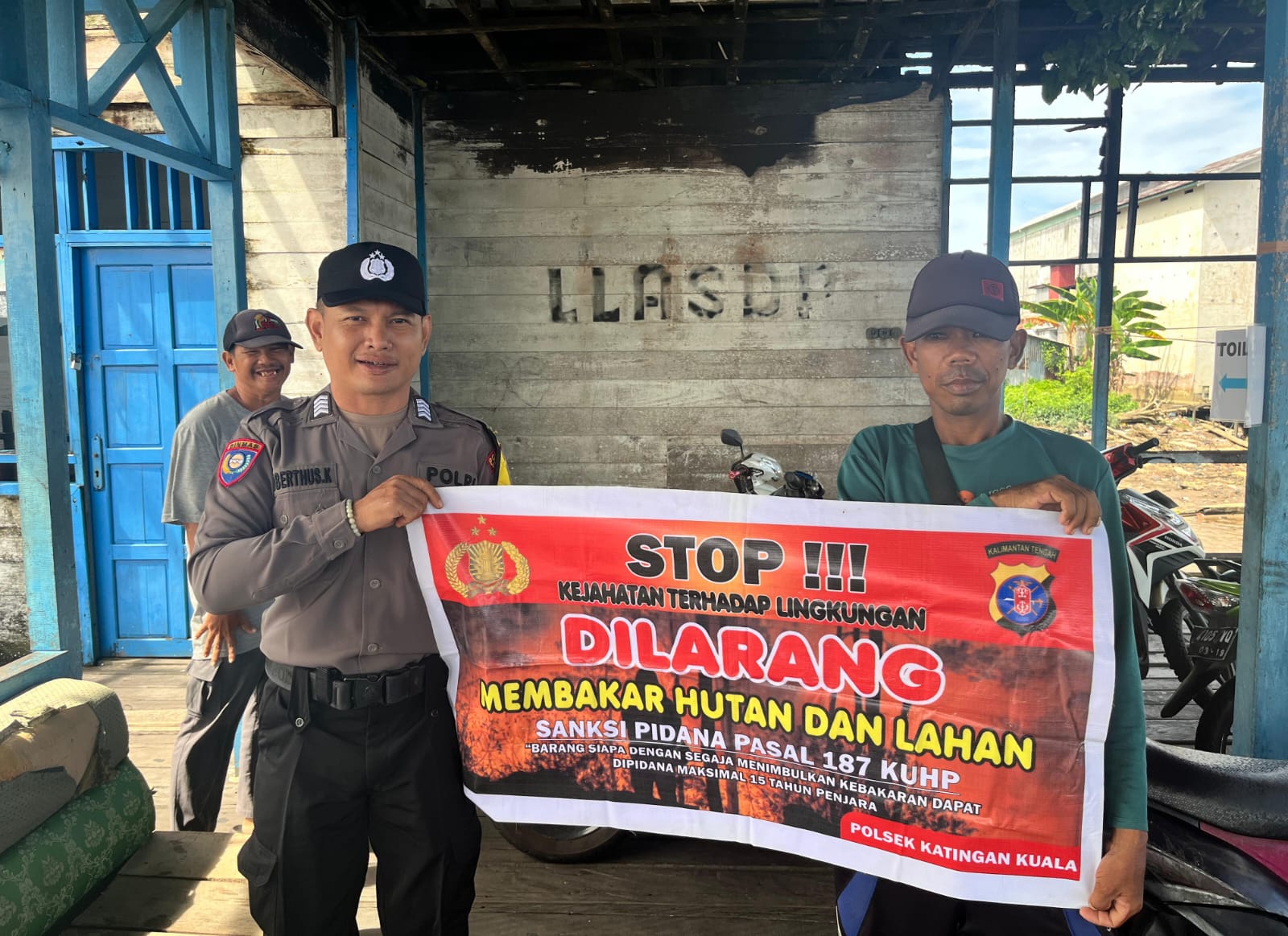 Bhabinkamtibmas Desa Kampung Tengah Sampaikan Himbauan tentang Karhutla Kepada petani