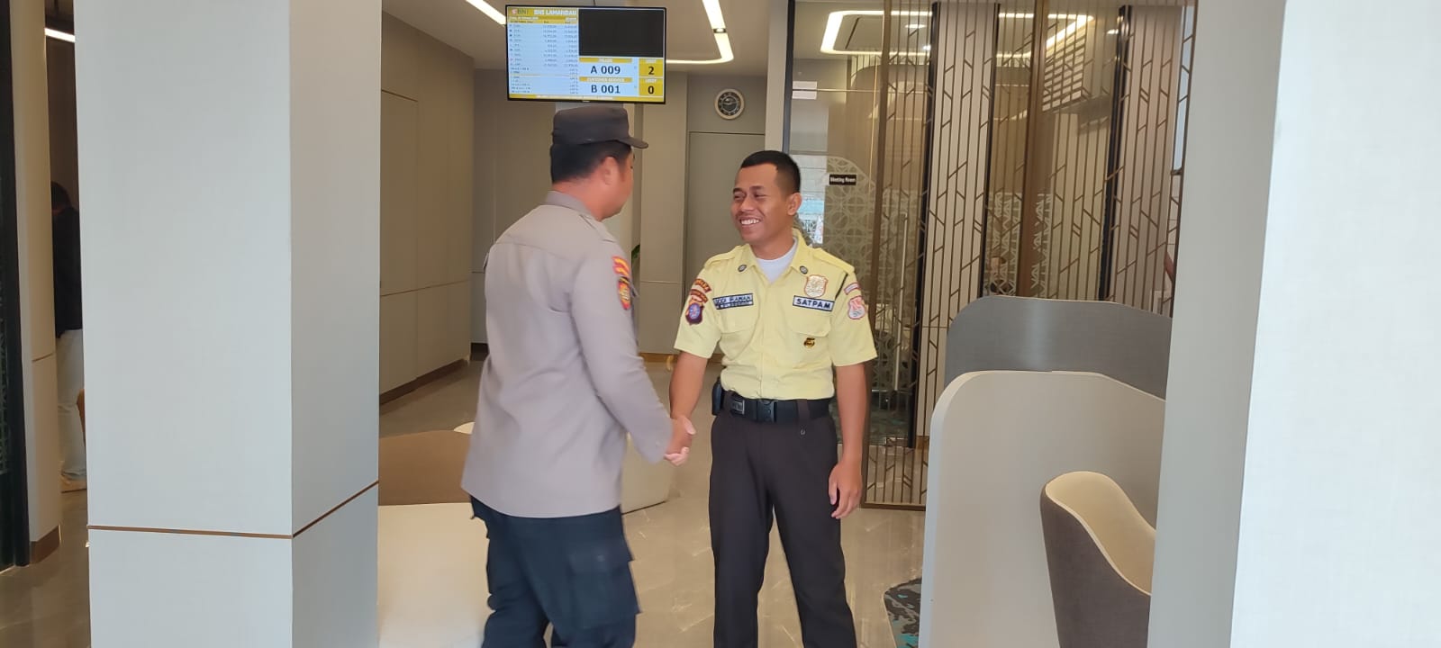 Ciptakan Rasa Aman, Polsek Bulik Patroli Dialogis dengan Satpam Bank