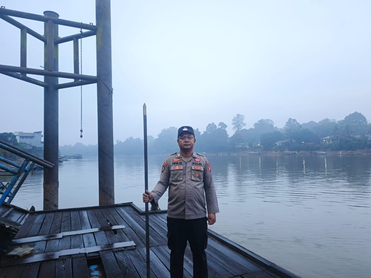 Piket Polsek Bulik Cek debit air di Kelurahan Nanga Bulik