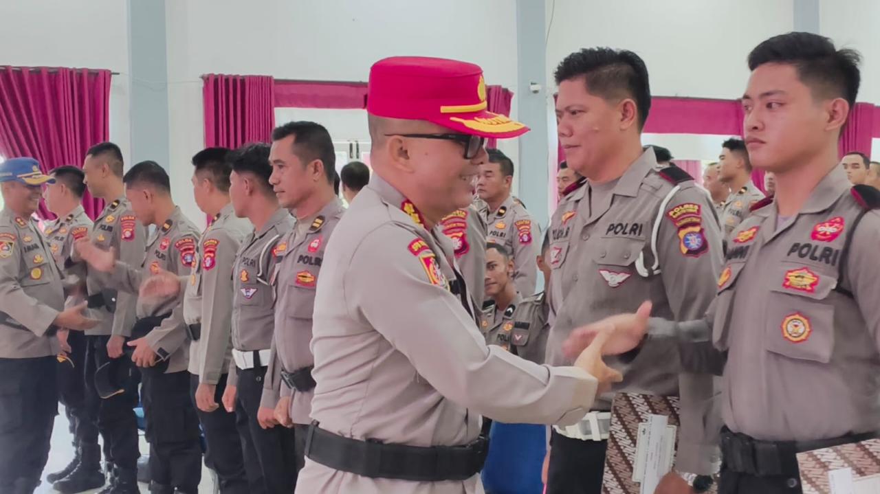 Penutupan Dikbangspes Fungsi Teknis Kepolisian, Manajemen Operasional Polsek Dan Pelatihan Pamapta Di SPN Polda Kalteng.