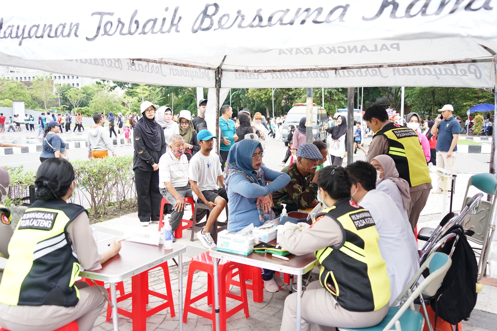 Adakan Pelayanan Kesehatan di CFD, Rumkit Bhayangkara Dorong Kesadaran Hidup Sehat di Tengah Masyarakat