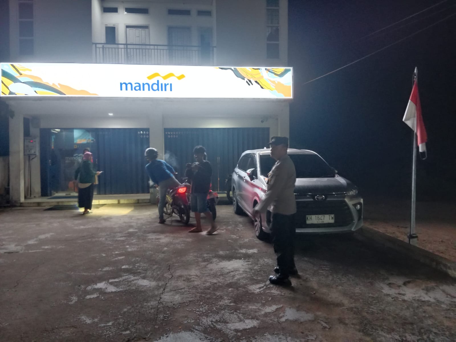 Piket Polsek Bulik melaksanakan sambang dan Silaturahmi kemasyarakat