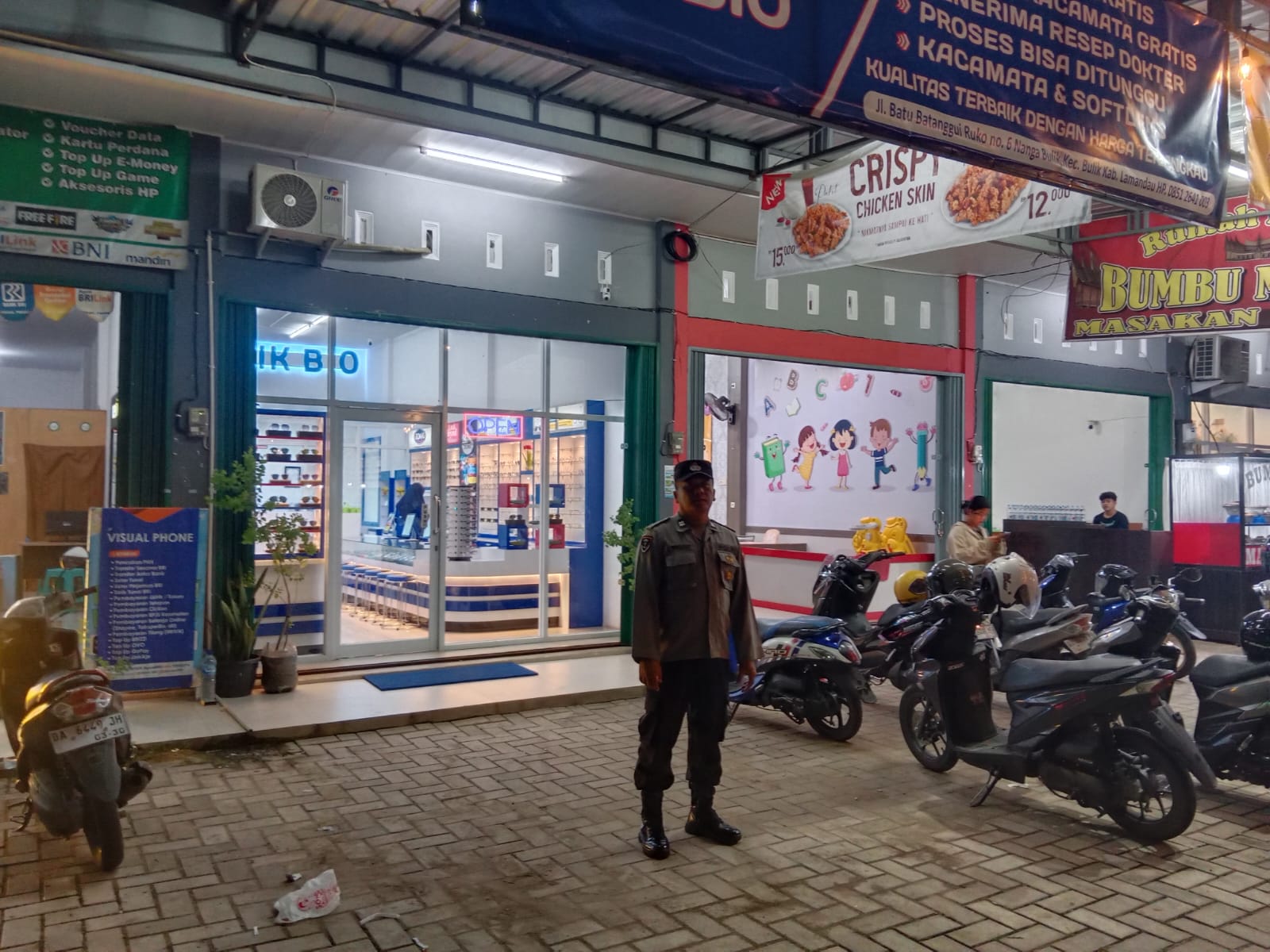 Tingkatkan Kamtibmas, Piket Polsek Bulik Sambangi Pedagang Pasar