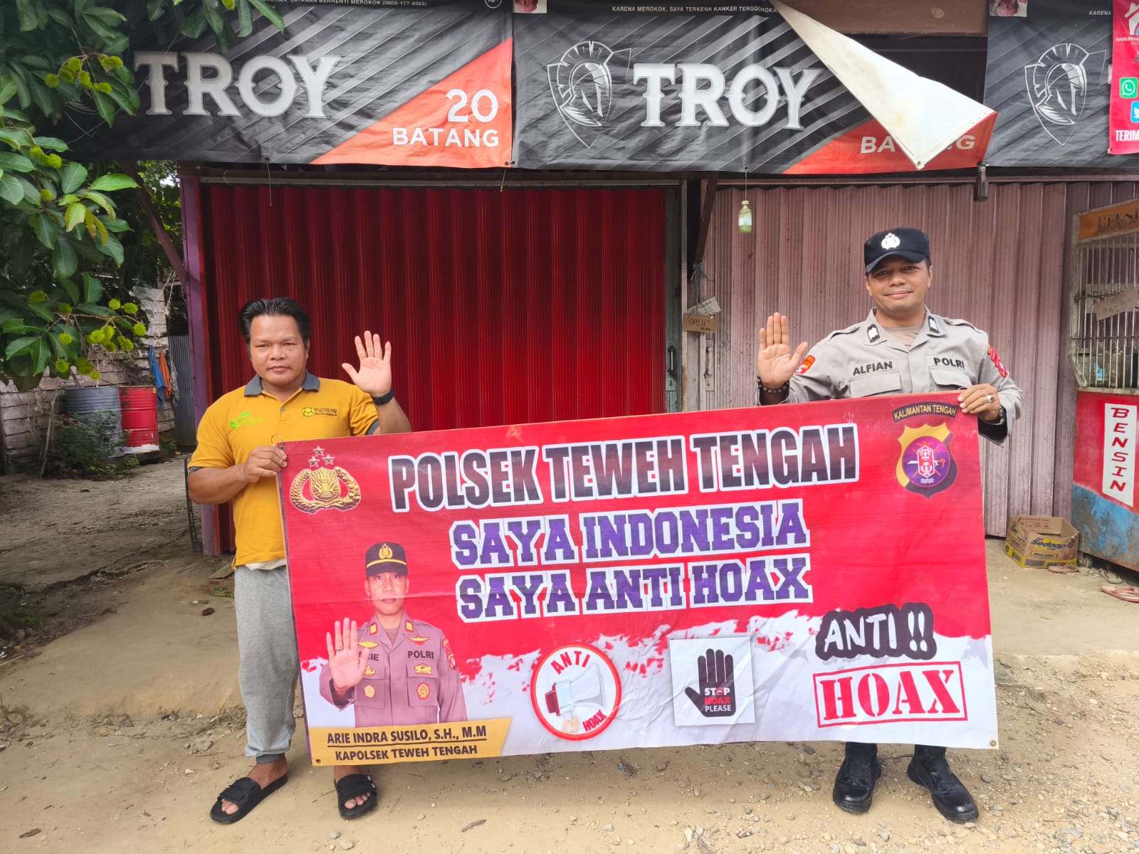 Berikan Edukasi Terkait Bahaya Berita Hoax, Polsek Teweh Tengah Sosialiasikan Anti Hoax Kepada Masyarakat