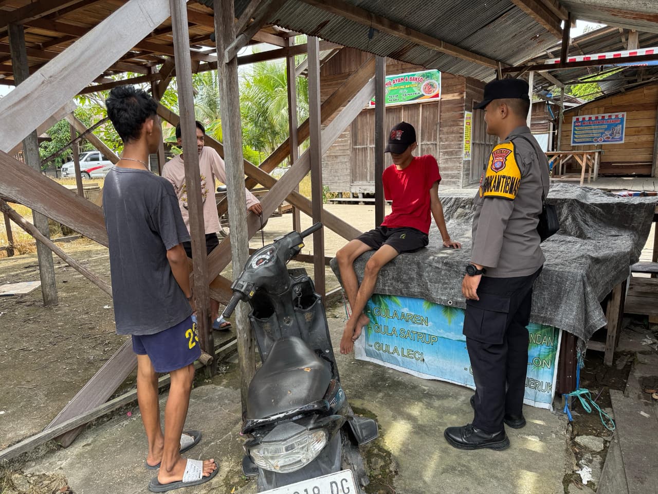 **Polsek Montallat Perkuat Kedekatan Dengan Masyarakat Melalui Sambang DDS**