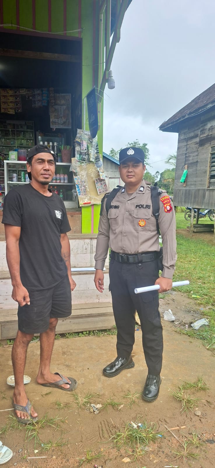 *Lewat Sambang Bhabinkamtibmas Ajak Warga Wujudkan Kamtibmas Kondusif*