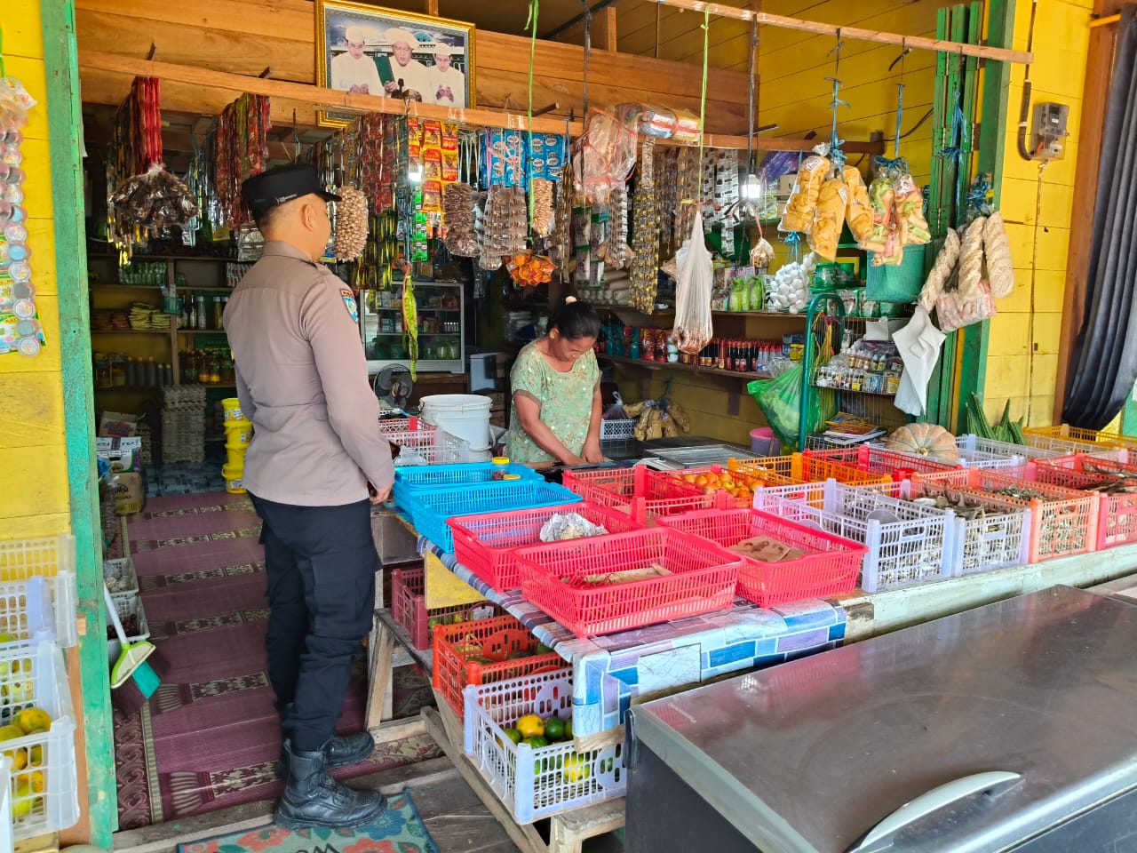 Cooling System Piket Polsek Marikit Sambang warga binaandi Kec Marikit.