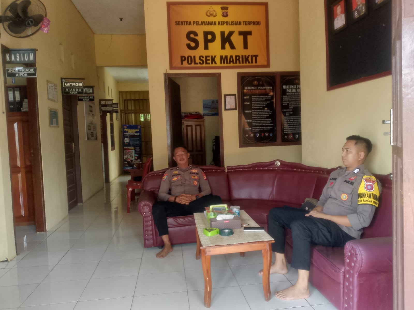 Personil Polsek Marikit Stand By di Mako Penjagaan.