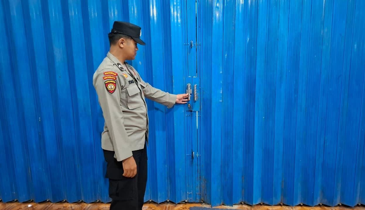 Piket Polsek Patroli kepertokoan diwilkum Polsek Sematu Jaya