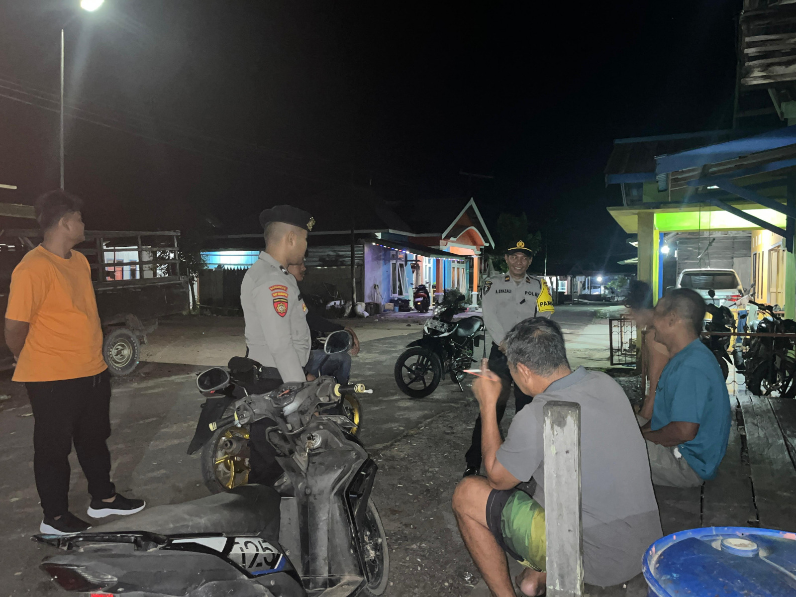 Patroli Ramadan, Ciptakan Situasi Aman Piket Polres Lamandau Sambangi Warga yang Berkumpul di Malam Hari