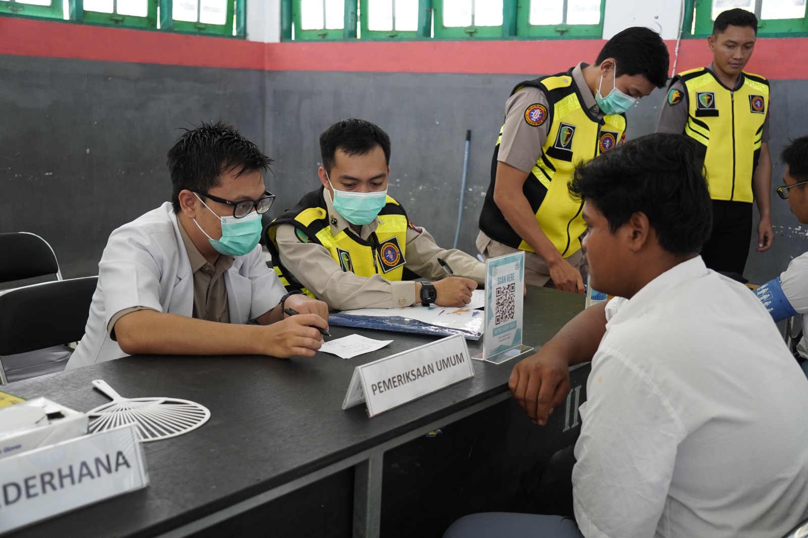 Terus Berkomitmen Dukung Pembangunan SDM Unggul, Rumkit Bhayangkara Polda Kalteng Periksa Kesehatan Pelajar