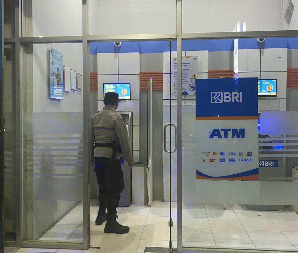 Cegah Gangguan Kamtibmas, Piket Polsek Bulik Patroli ATM