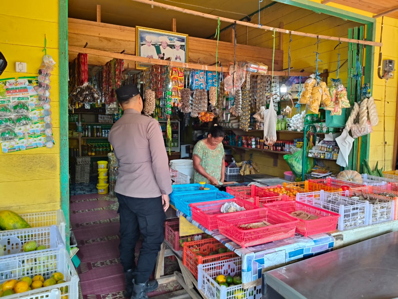 Cooling System Piket Polsek Marikit Sambang warga binaandi Kec Marikit.