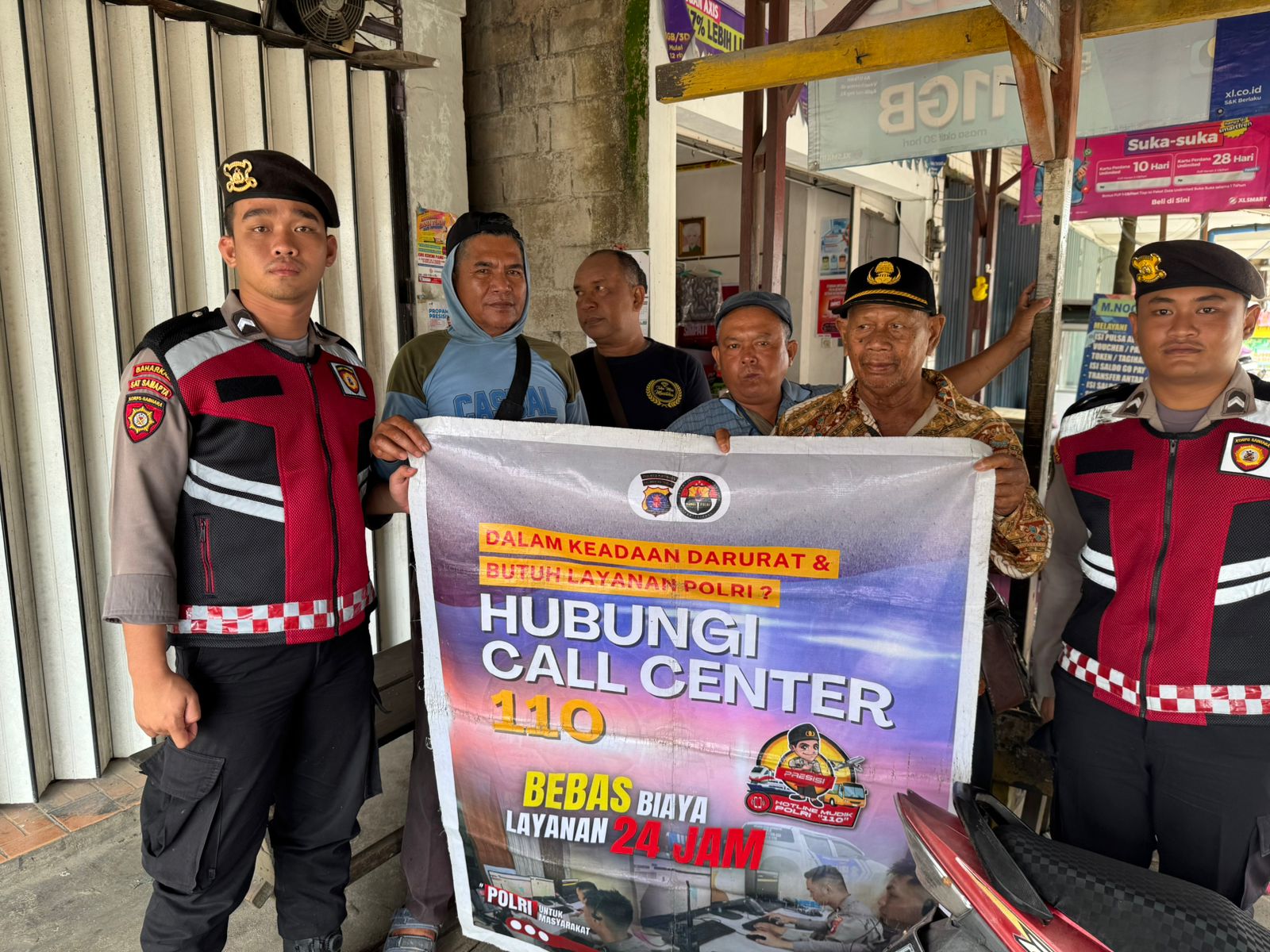 Personel Sat Samapta Polres Katingan Sosialisasikan Call Center 110 Polri kepada Masyarakat.