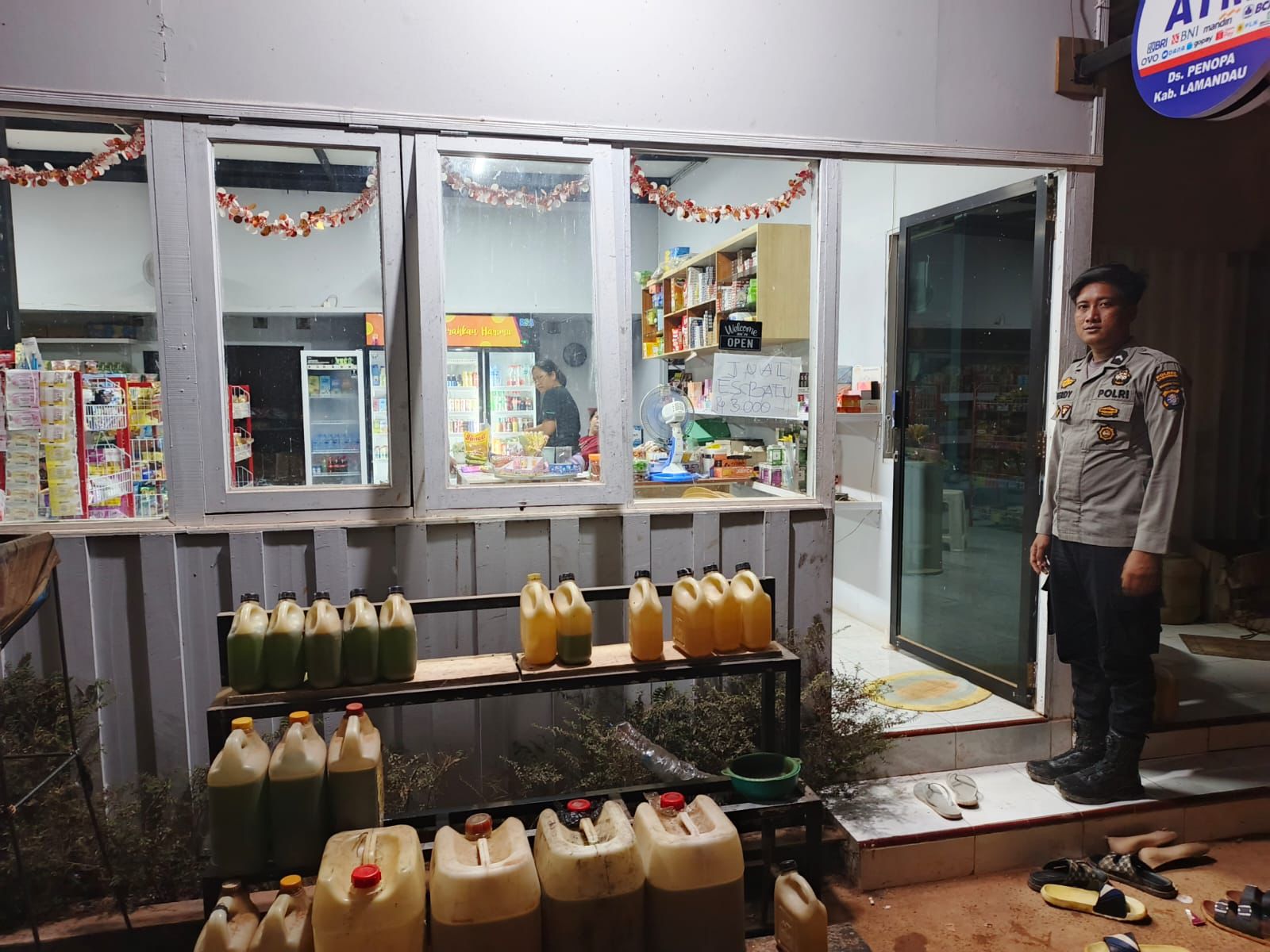 Piket Polsek Lamandau sambang dan Silaturahmi Ke Pedagang